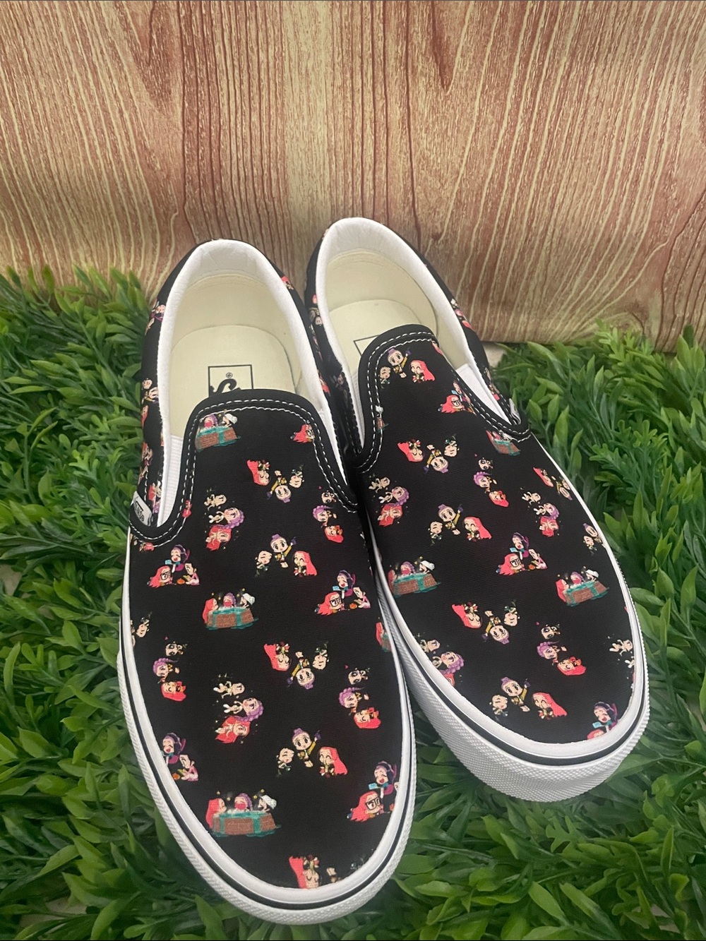 Vans Classic Slip-On KPop Demon Hunters Black Multi-Color US 9M 10.5W